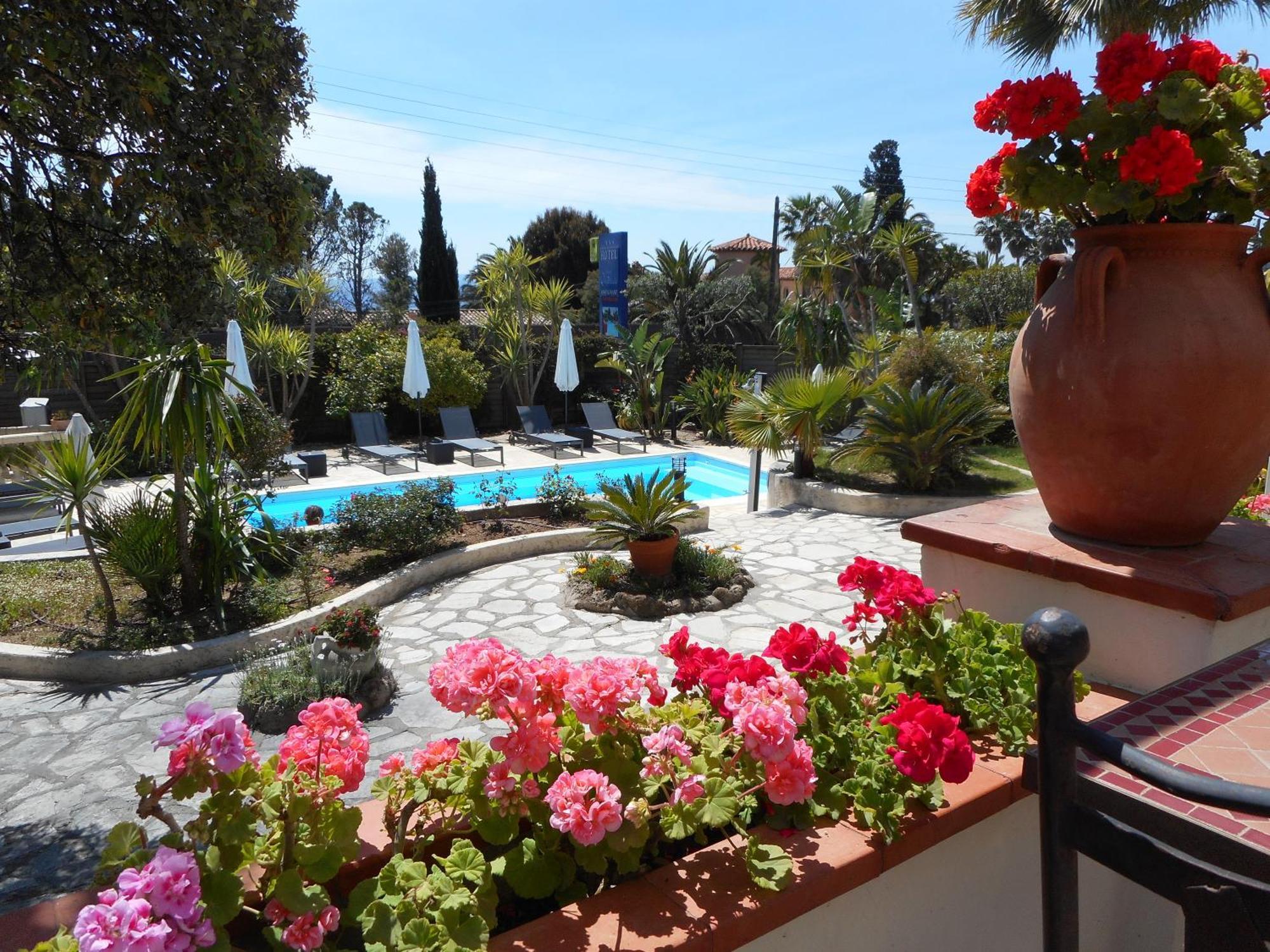 Hotel La Quietude Les Issambres Exterior photo